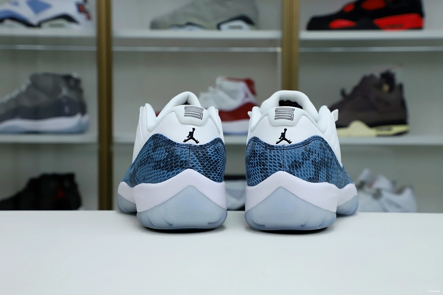 11 Jordan snakeskin” Jordan “navy Air 0116